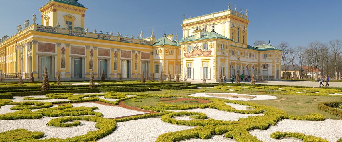 Wilanow Palace featuring heritage elements, heritage architecture and a park