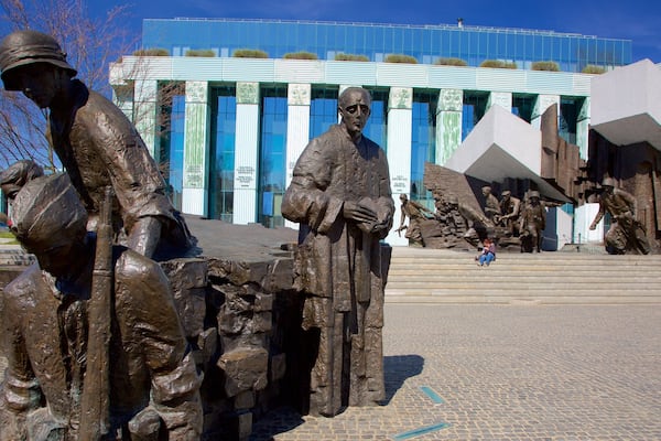 Denkmal des Warschauer Aufstandes mit einem Statue oder Skulptur