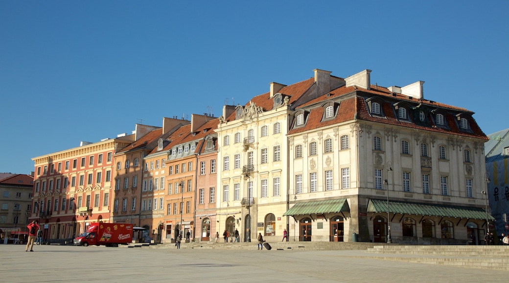 Piazza del Castello mostrando città e piazza