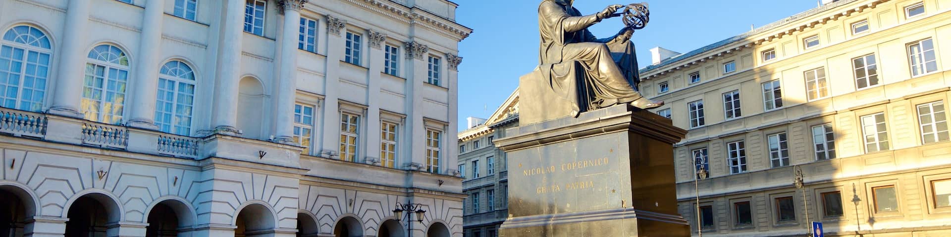 Copernicus Monument which includes a statue or sculpture