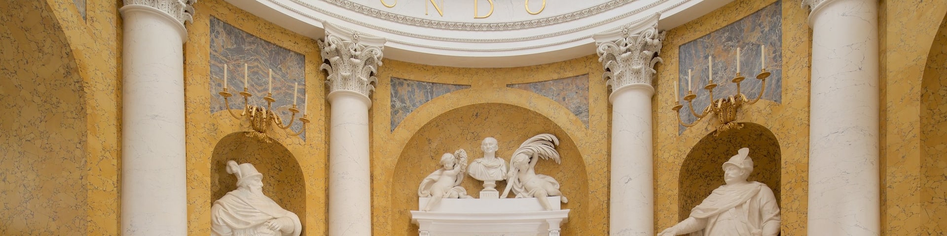 Lazienki Palace which includes art, interior views and a castle