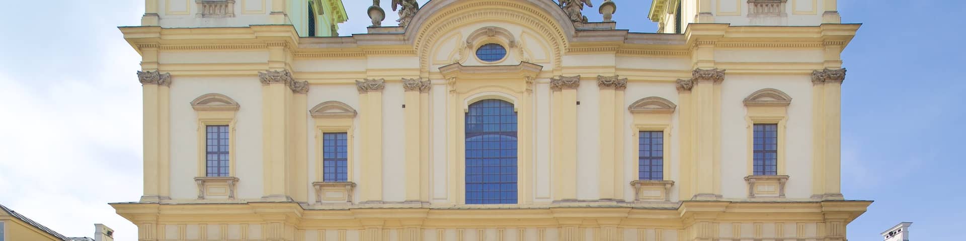 Holy Cross Church which includes heritage elements, a church or cathedral and heritage architecture