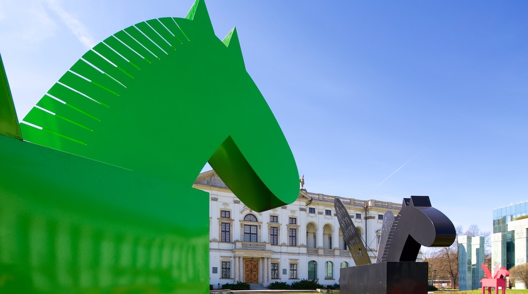 Polens nationalbibliotek som visar utomhuskonst