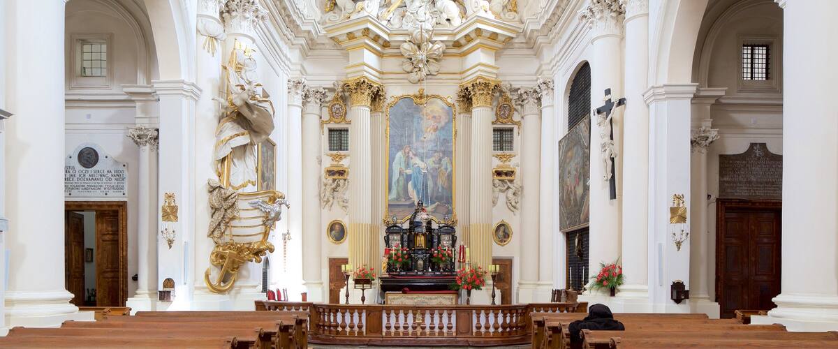 Warsaw featuring heritage architecture, interior views and a church or cathedral