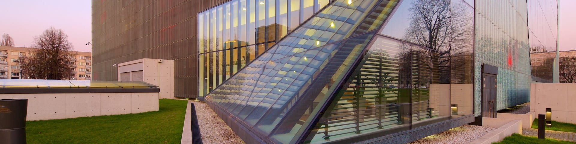 Warsaw showing a sunset and modern architecture