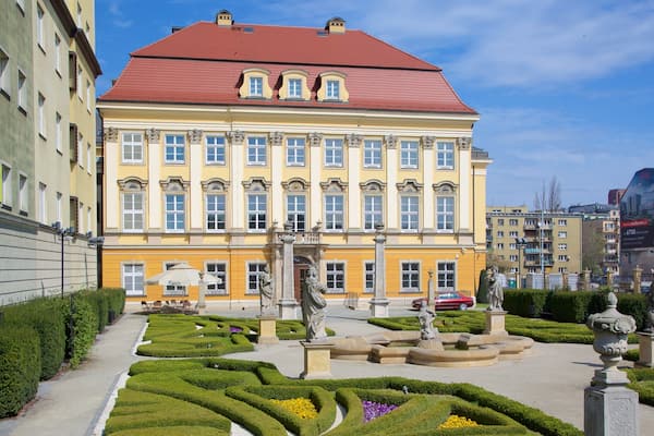 Preußisches Königsschloss welches beinhaltet Statue oder Skulptur, Burg und Geschichtliches