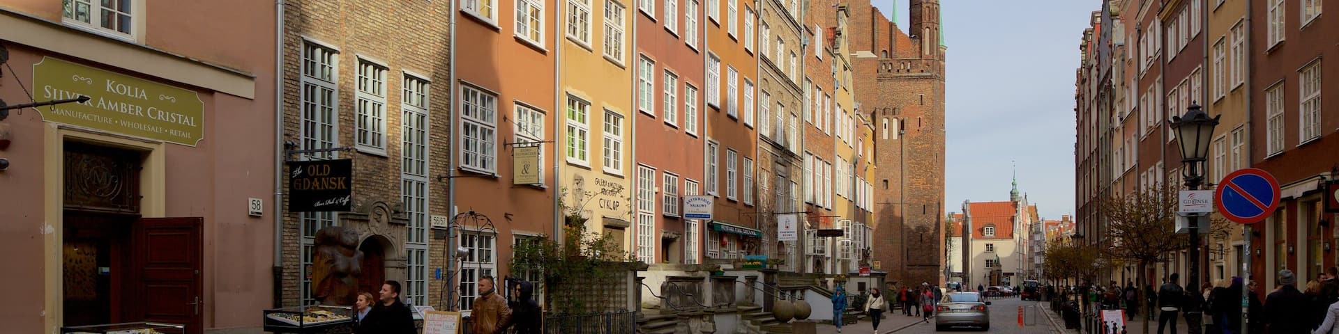 St. Mary\'s Church showing street scenes