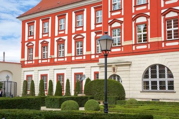 Ossolineum das einen Garten