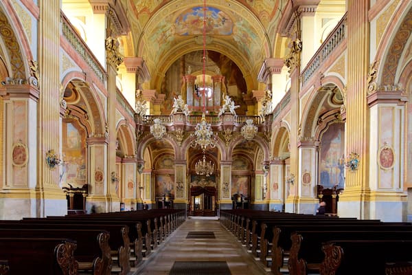 University Church of the Blessed Name of Jesus welches beinhaltet Geschichtliches, Kirche oder Kathedrale und Innenansichten