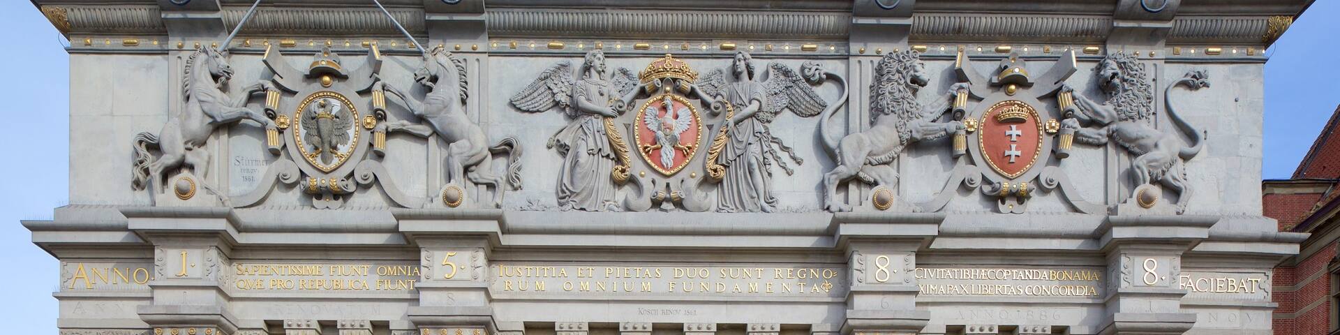 Gdansk showing heritage elements