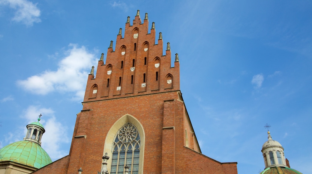 Holy Trinity Church mostrando una iglesia o catedral