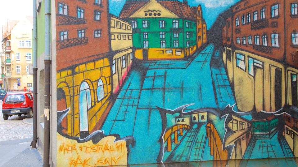 Poznan mostrando arte al aire libre