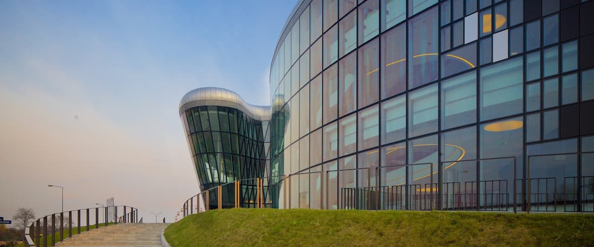 Cracóvia caracterizando arquitetura moderna