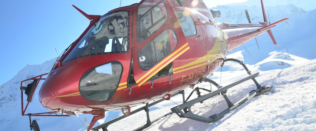 Station de ski de Tignes mettant en vedette avion et neige
