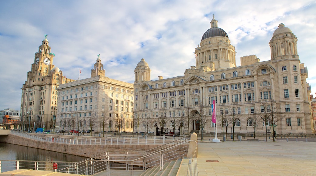 Liverpool which includes heritage architecture