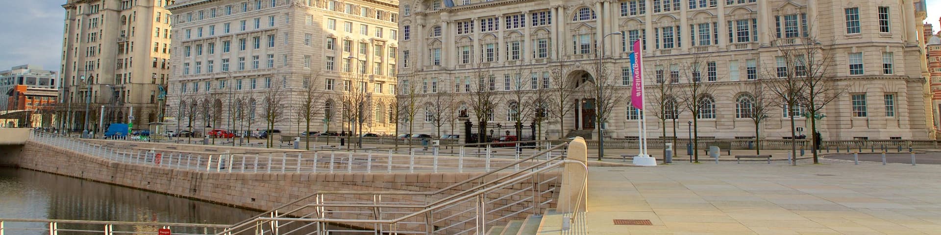 Liverpool showing heritage architecture