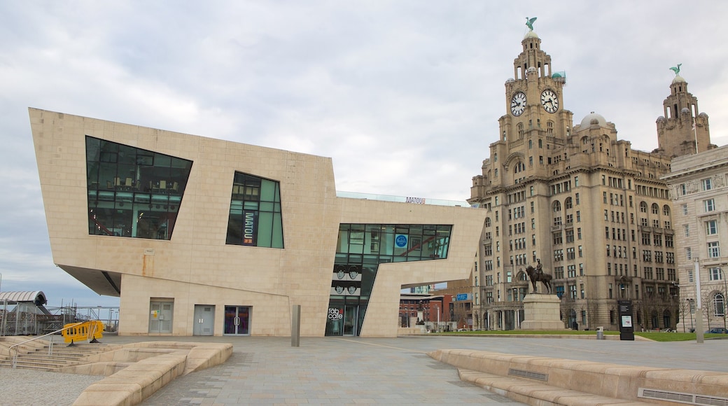 Liverpool featuring heritage architecture and modern architecture