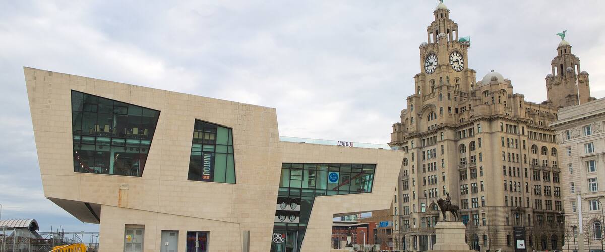 Liverpool das einen moderne Architektur und historische Architektur