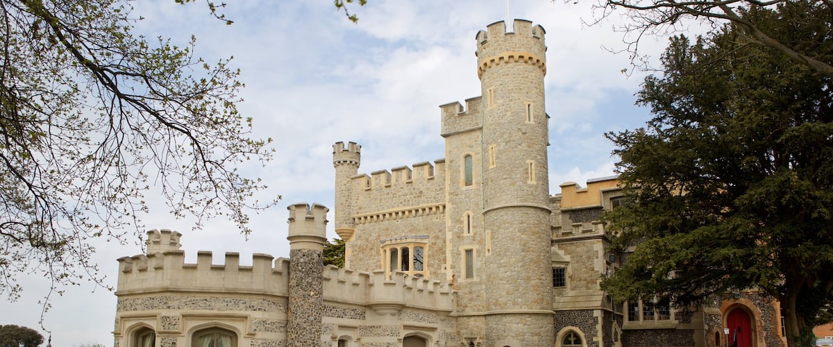 Whitstable Castle and Gardens which includes château or palace, heritage architecture and heritage elements