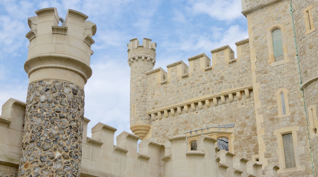 Castillo de Whitstable y jardines mostrando castillo o palacio y elementos del patrimonio