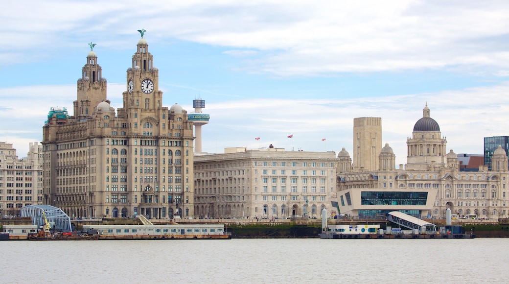 Liverpool showing a city, heritage elements and a river or creek