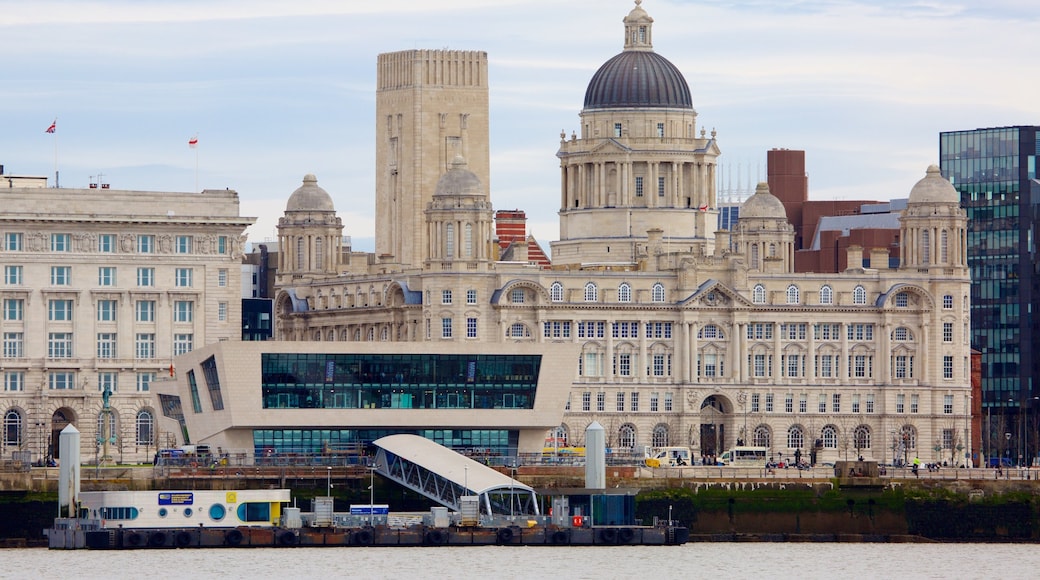 Pier Head und die Drei Grazien