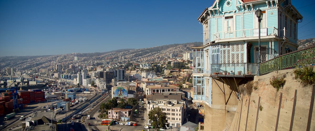 Valparaíso que incluye vistas de paisajes y una ciudad