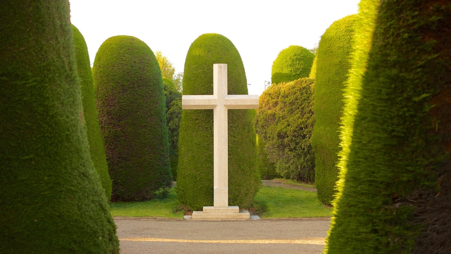 Punta Arenas Cemetery trong đó bao gồm công viên và yếu tố tôn giáo