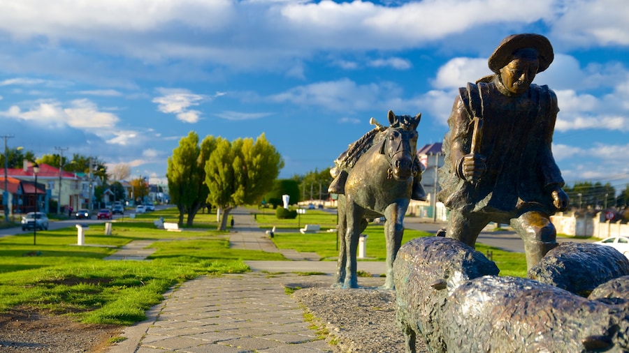 Monumento al Ovejero có tính năng pho tượng