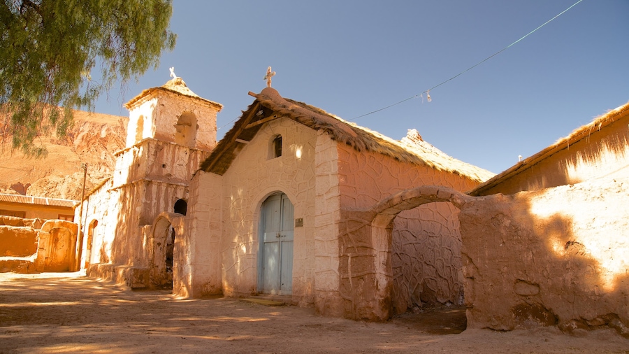 Rio Grande mostrando una pequeña ciudad o pueblo