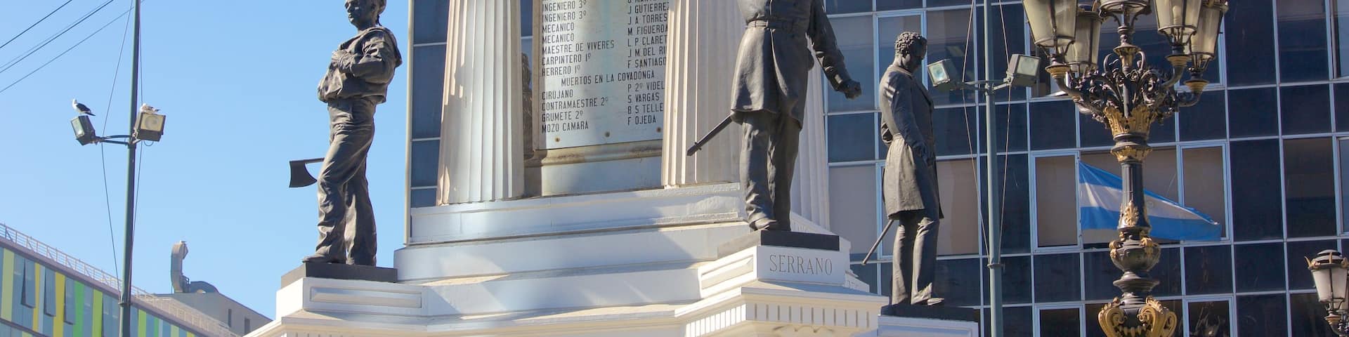 Plaza Sotomayor which includes a monument and a square or plaza