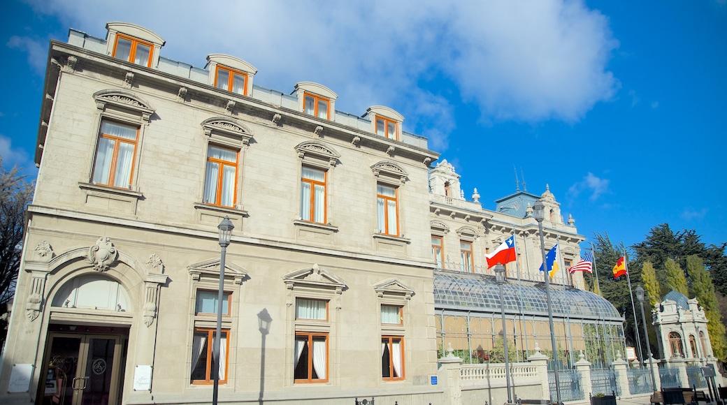 Palacio Sara Braun ofreciendo elementos del patrimonio