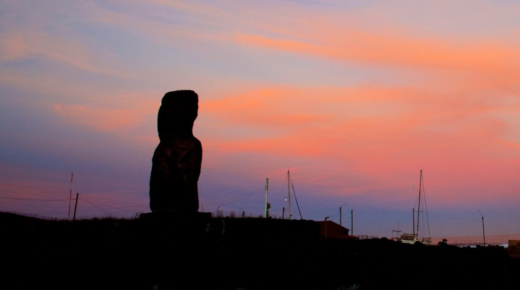 Ilha de Páscoa caracterizando um pôr do sol