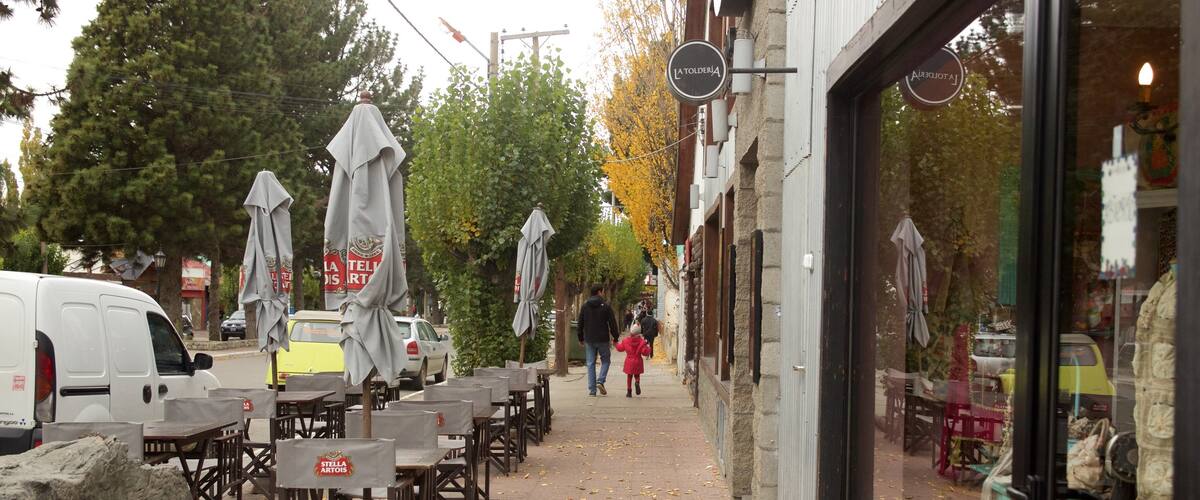 El Calfate montrant pause café et petite ville ou village