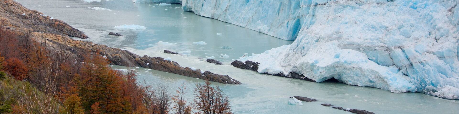Perito Moreno Glacier showing a lake or waterhole