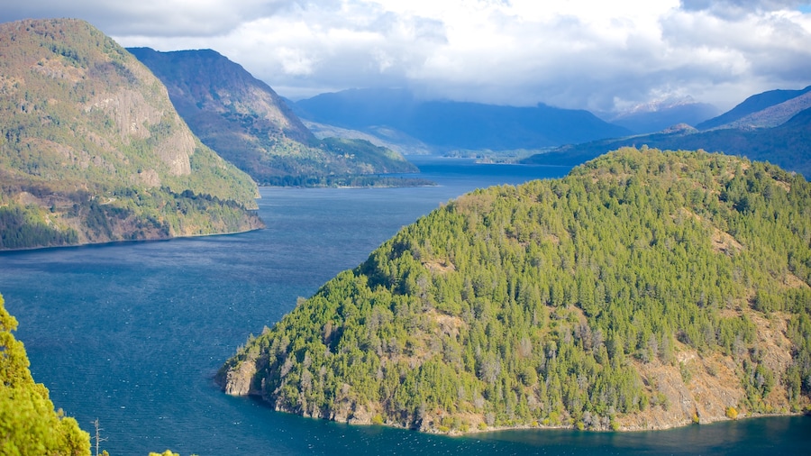 San Martín de los Andes que incluye un lago o espejo de agua, vista panorámica y escenas tranquilas