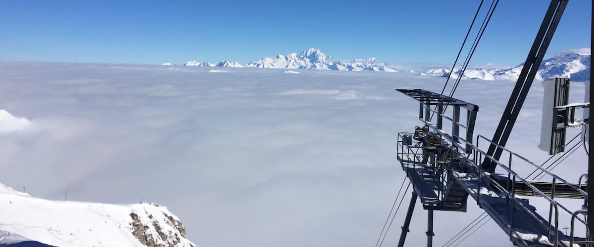 Wintersportplaats Meribel inclusief mist of nevel en sneeuw