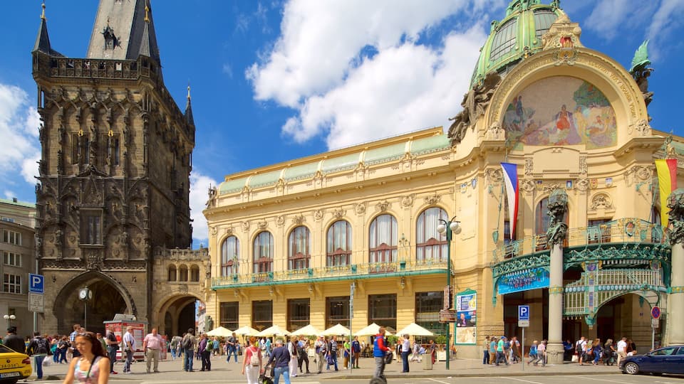 Obecní dům caracterizando elementos de patrimônio, uma cidade e arquitetura de patrimônio