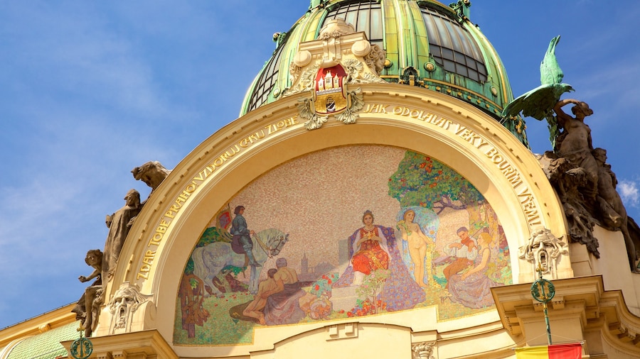 ObecnĂ dĆŻm caracterizando elementos de patrimĂŽnio, arquitetura de patrimĂŽnio e arte