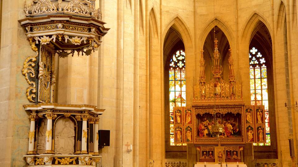 Kerk van St. Barbara toont historisch erfgoed, interieur en een kerk of kathedraal
