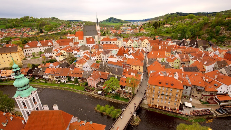 Cesky Krumlov showing a river or creek and a city