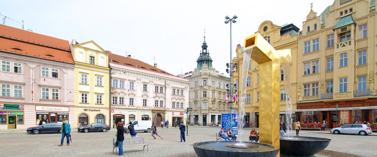 Plzen joka esittää tori ja kaupunki