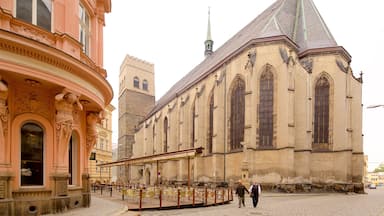 St. Moritz Church toont een stad