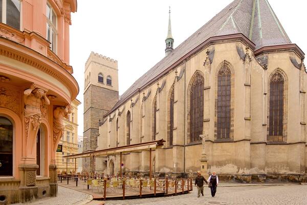 St. Moritz Church welches beinhaltet Stadt
