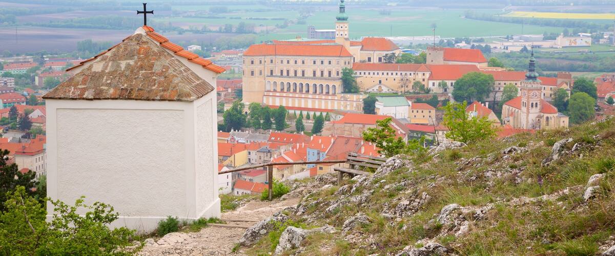Moravia Septentrional que incluye una ciudad y tierras de cultivo