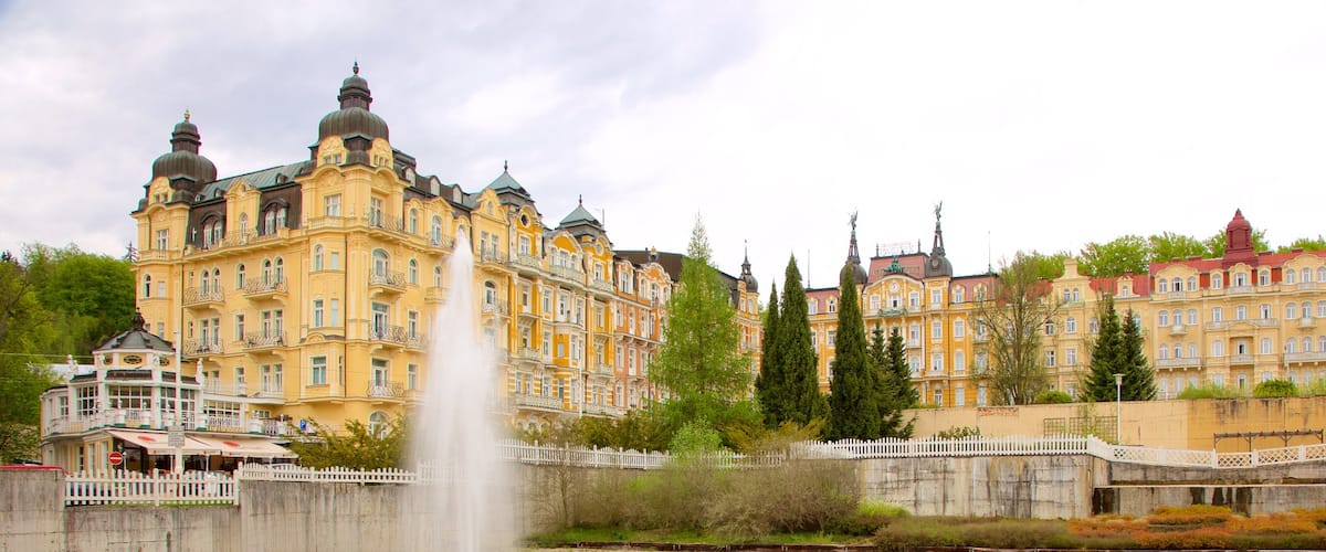 Marianske Lazne showing heritage architecture, a fountain and heritage elements