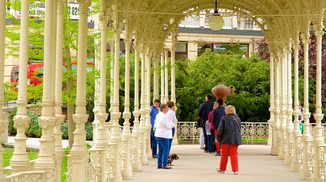 Colonnade-park