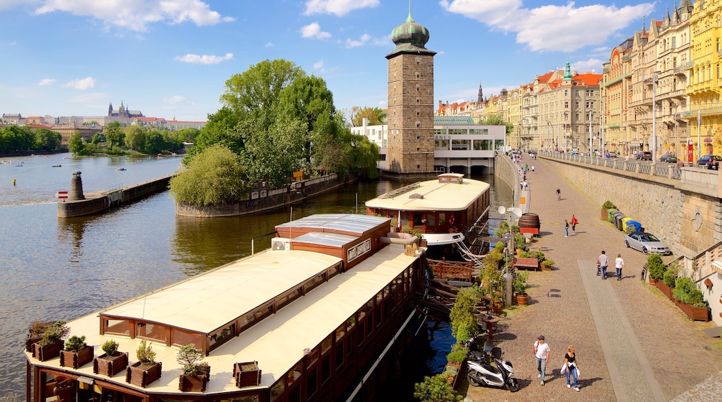 Nové Město inclusief een baai of haven