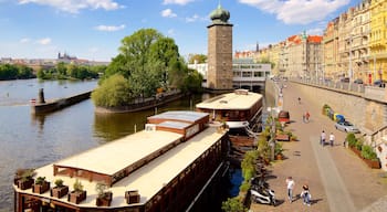 Neue Stadt welches beinhaltet Bucht oder Hafen