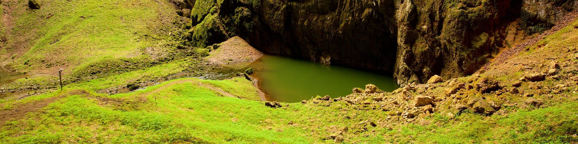 Macocha Abyss which includes caves